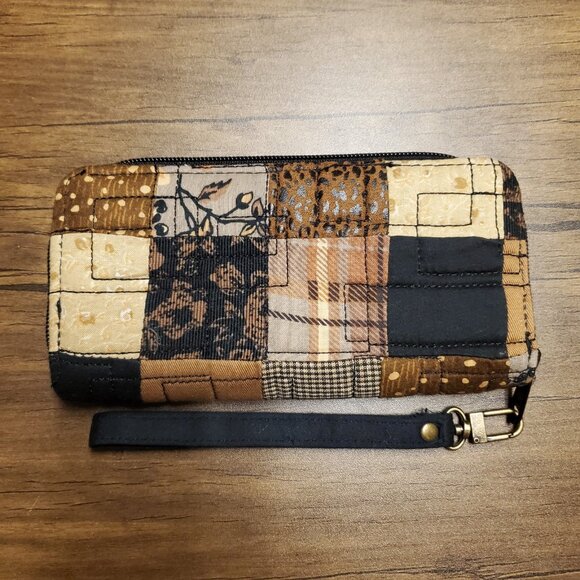 Donna Sharp Quilted Patchwork Zip Wallet Womens Brown/Black - Picture 2 of 4